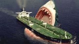 经典恐怖片《大白鲨》，深海巨兽的威胁，老外看完后再也不敢下水