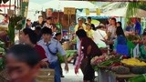 唐人街探案：两人为了摆脱众人追击，居然大闹菜市场
