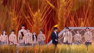 《中国好声音2019》李荣浩带队歌唱《年少有为》 鼓励当下年轻人