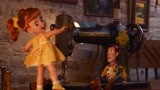 速看《玩具总动员4》，胡迪偶遇诡异娃娃，竟想抢他的发声器