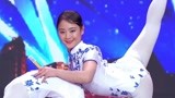《中国达人秀6》双胞胎柔术表演震撼全场 脚叼扇子金星拍手称好