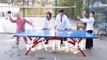 老师和学生花式打乒乓球