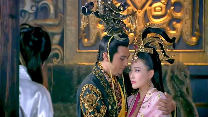封神英雄榜:姜皇后只是瞪了妲己一眼,纣王就要挖眼睛给妲己出气