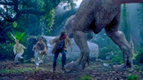 侏罗纪公园：恐龙一掌打烂飞机，人类犹如蚂蚁一样，一脚踩死一个