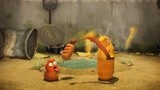 爆笑虫子：小红小黄烤肠引火灾，虫虫救火，小黄竟一个人烤肠！
