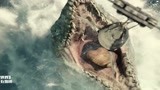 侏罗纪世界：巨型沧龙一跃而起，生吃大鲨鱼，观众们直呼酷毙了！