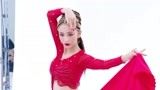 策划：佟丽娅烈焰红纱裙 异域风情美艳动人