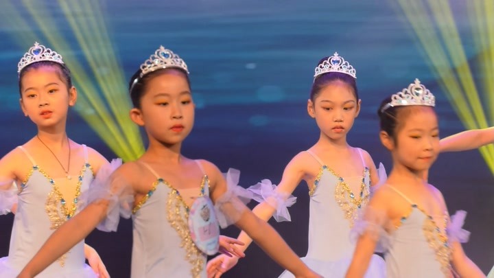 2021艺术校园·精彩中华·安徽《逆风飞翔变奏》金羽鹭舞蹈培训学校