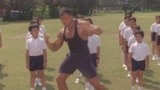 小飞侠：体育老师肌肉发达，欺负小孩没力气，要跟小孩比赛！