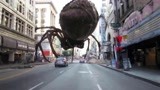 恶魔蜘蛛王：50米的巨型蜘蛛入侵城市，子弹打不动，导弹炸不死