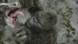 金刚骷髅岛：巨蜥怪兽太凶狠，被金刚扒拉几下嘴巴，“手撕”