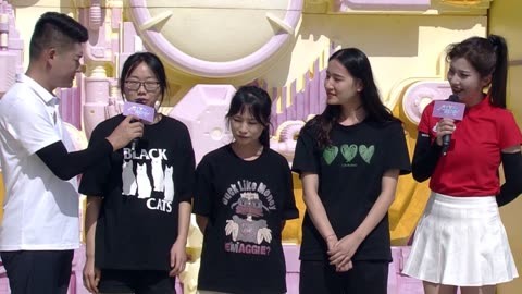 冲冲家族聊”奇葩“职业 室友团建纷纷开局落水