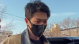 路透：许凯现身央视春晚彩排 帅气造型很亮眼