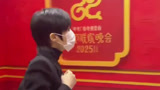 路透：年底真的不能没有李宇春 现身蛇年央视春晚彩排现场