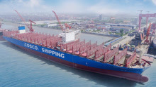 中国建造世界最大集装箱船，有4个足球场那么大！