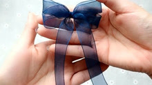 简单的丝带蝴蝶结，很简单，用来装饰礼物最合适