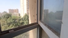 自驾游来到新疆叶城,看看78元的宾馆啥样,窗户玻璃上一层土