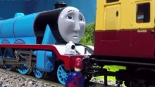 托马斯小火车动画：高登车坏掉 好难过 辛亏遇见了“维修”叔叔！