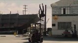 超凡蜘蛛侠：帕克用蜘蛛能力玩滑板，飘逸灵动，放飞自我