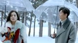 十年三月三十日：靳燃雪中浪漫等待，与袁莱享受片刻的惬意