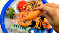 你认识在大海里生存的大龙虾玩具