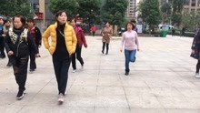 流行大小广场的懒人散步舞，每天坚持10分钟，燃脂暴汗快速瘦身