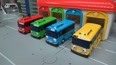 五颜六色的玩具公交车