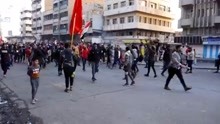 伊拉克首都反政府抗议者街头抗议 已造成12人死亡 数百人受伤