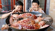 400皮皮虾吃个够，中间的红膏太抢眼了，越吃越上瘾