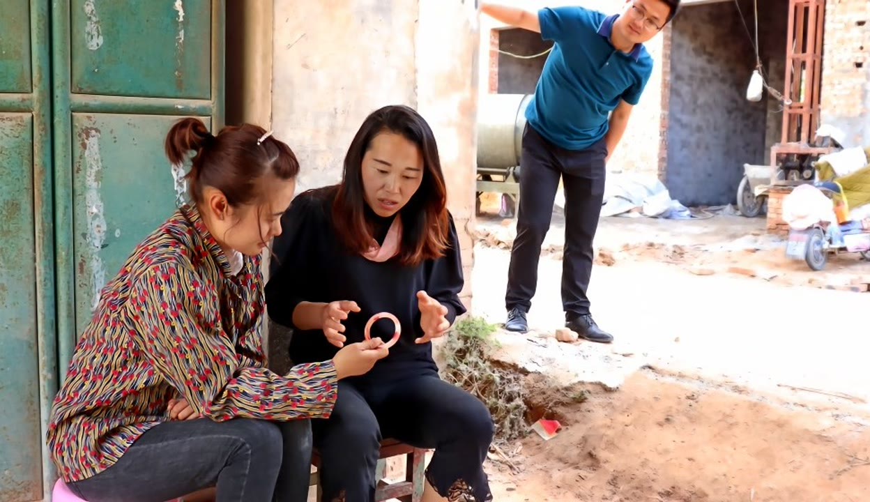 姑娘拾金不昧,失主竟追到家裡帶走生病的姐姐,結局感動-紀錄片-免費