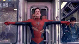 蜘蛛侠2：蜘蛛侠这段拉火车，难以超越！众人齐心协力接住他！