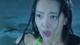 恐怖游泳馆：女鬼化作莫凡的样子，狂给小蝶喂头发，这段太恐怖了