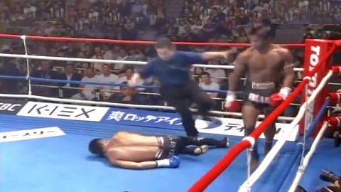 播求怒了！日本拳王嚣张看不起播求，结果被播求11秒残暴KO了