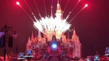 超燃！上海迪士尼五岁生日庆典 漫威英雄亮相烟花秀