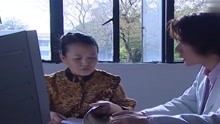 [图]为了爱：孩子到公司找妈妈，听到保安骂他妈妈不正派，气的都哭了