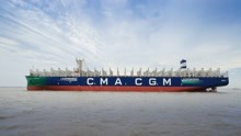 堪称海上巨无霸，中国建全球最大集装箱船，甲板相当于3个足球场