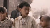 小小飞虎队：小鬼子欺负乞丐，中国小孩看不下去，出手教训