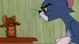 猫和老鼠：汤姆猫表弟被吓愣了，直接窜到房顶，杰瑞以为是汤姆