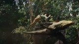 《大脚怪2》终极预告：原始丛林现神秘巨怪 探险队奋战绝境求生